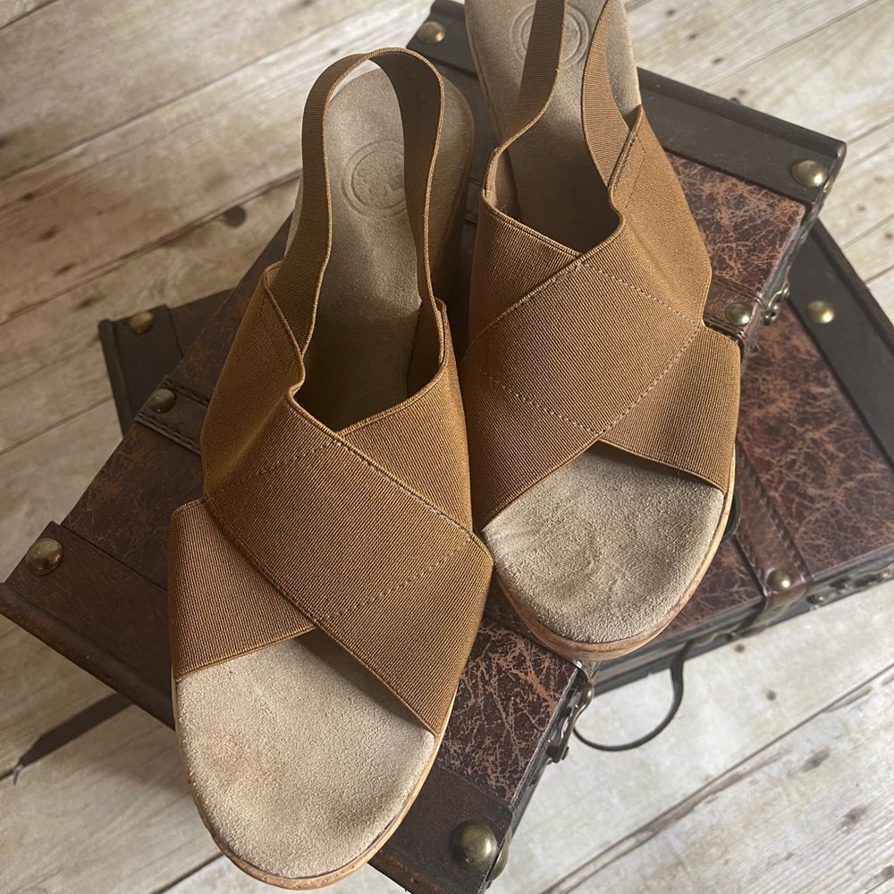 Wedge sandals